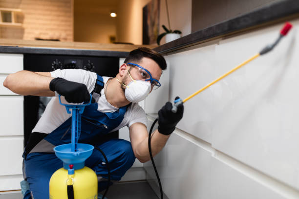 Best Best Pest Control Companies  in Baraga, MI